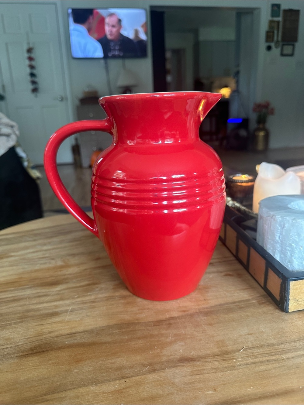 Le Creuset cherry Ceramic Ribbed Pitcher 2 quart large used like new